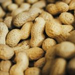 Cacahuete: propiedades y beneficios de la legumbre disfrazada de fruto seco
